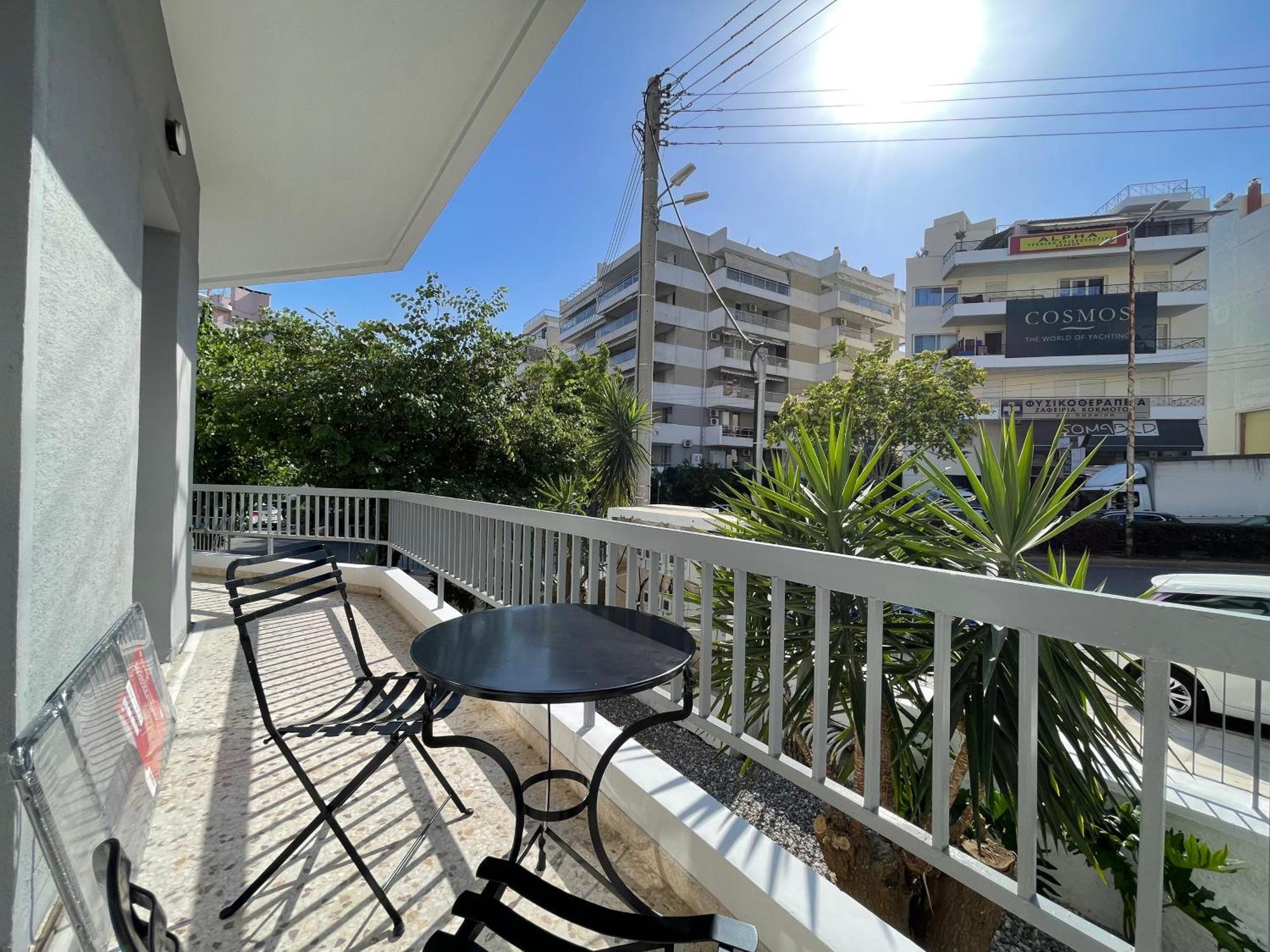 Athenean Bnb Seaside Serenity Steps From The Riviera Buitenkant foto