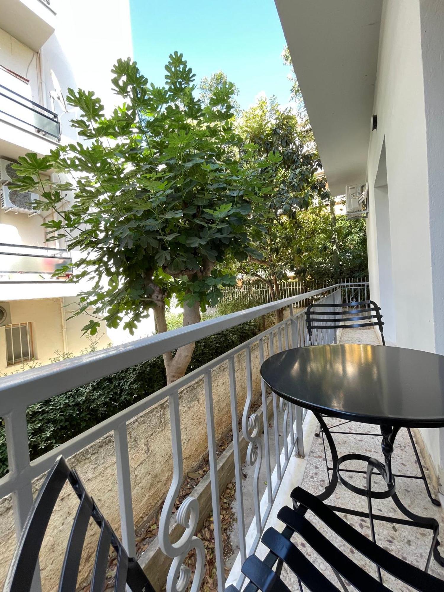 Athenean Bnb Seaside Serenity Steps From The Riviera Buitenkant foto