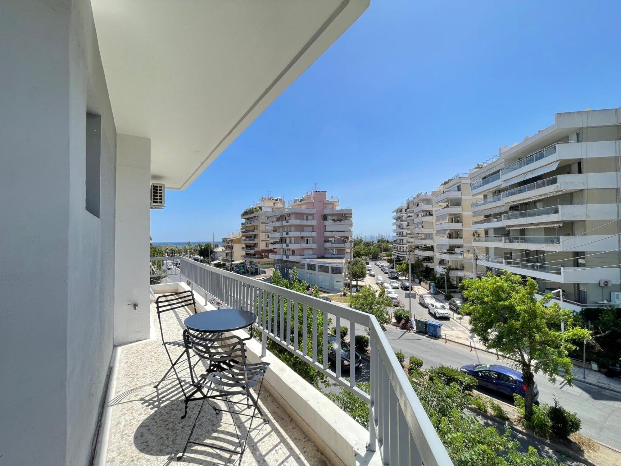 Athenean Bnb Seaside Serenity Steps From The Riviera Buitenkant foto