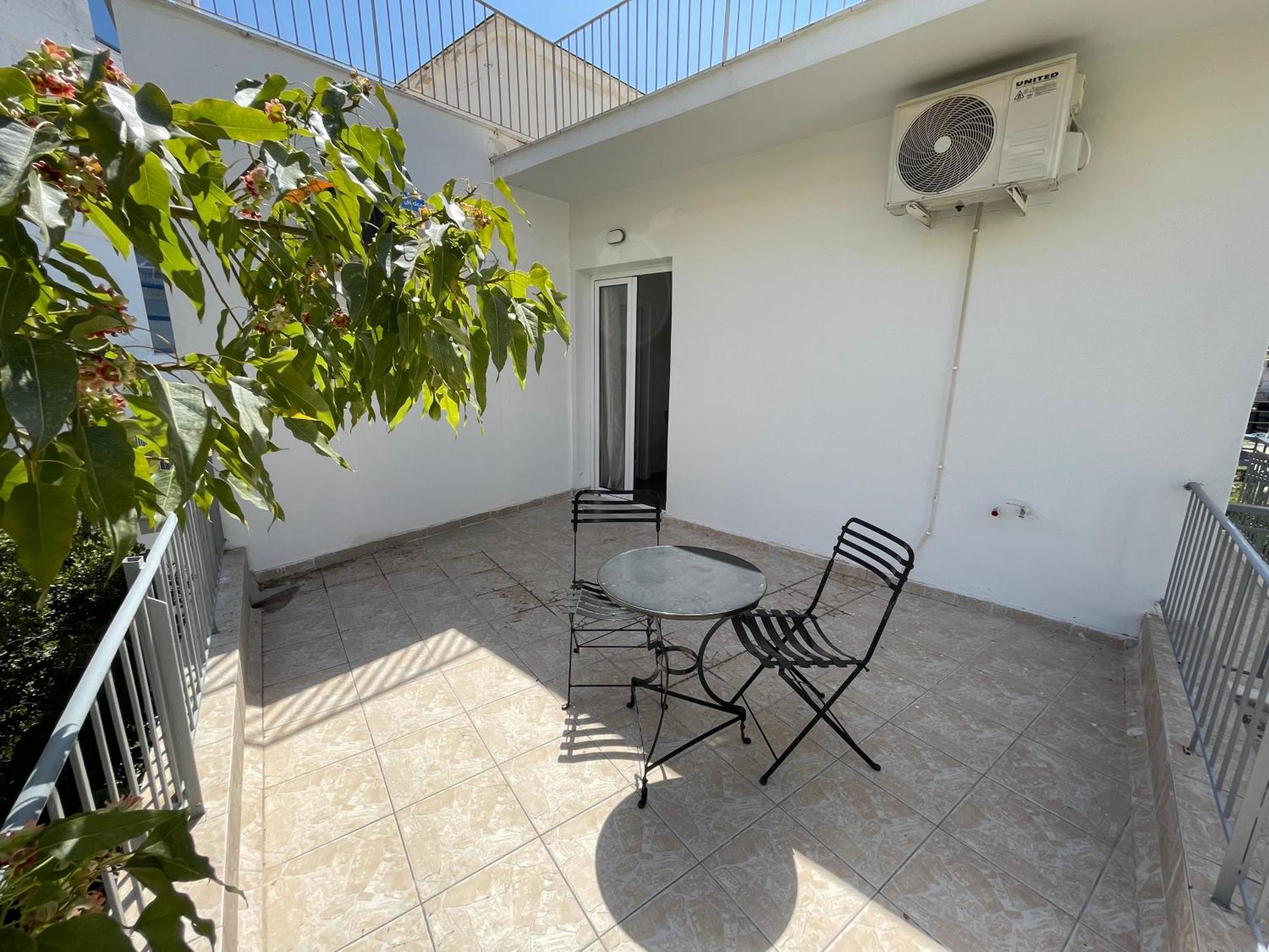 Athenean Bnb Seaside Serenity Steps From The Riviera Buitenkant foto