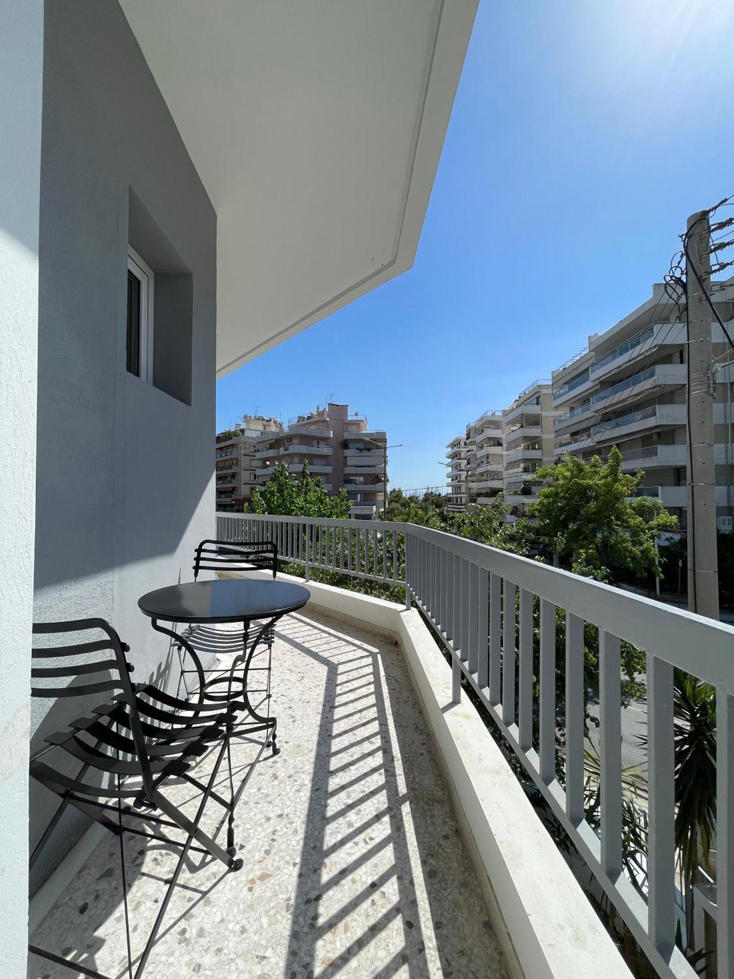 Athenean Bnb Seaside Serenity Steps From The Riviera Buitenkant foto